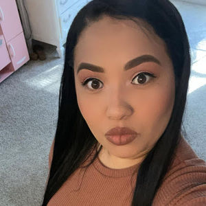 Meet your Posher, Estefania